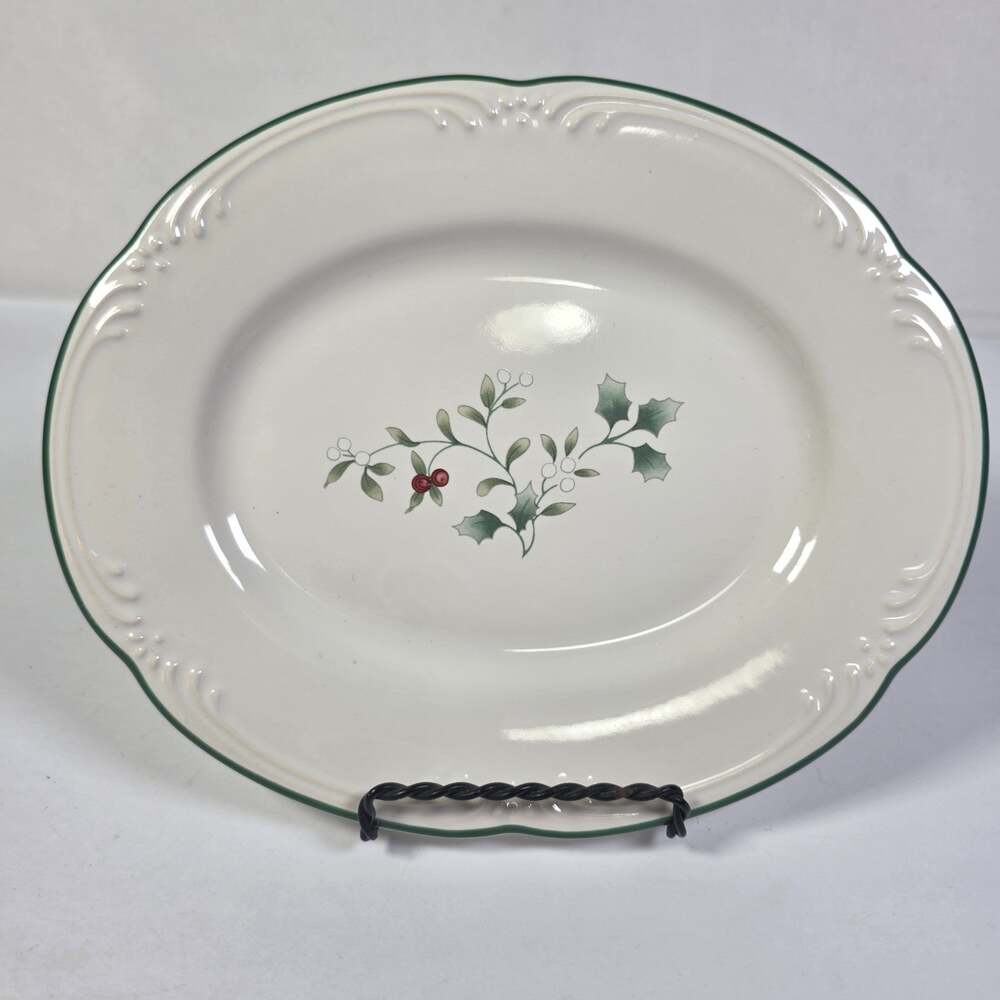 Pfaltzgraff Winterberry Oval Serving Platter Holly Berry Green Trim Repla 8x6.5"
